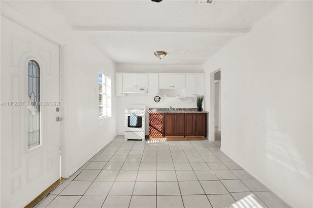 474 E 10th St, Hialeah, FL 33010