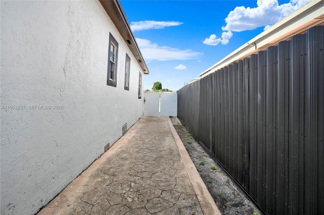 474 E 10th St, Hialeah, FL 33010