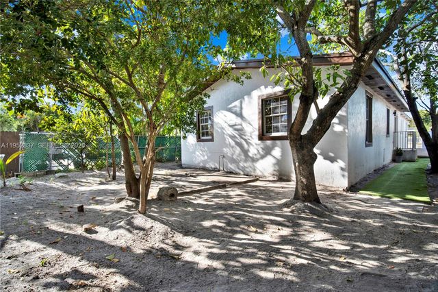 474 E 10th St, Hialeah, FL 33010