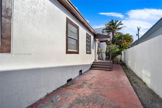 474 E 10th St, Hialeah, FL 33010