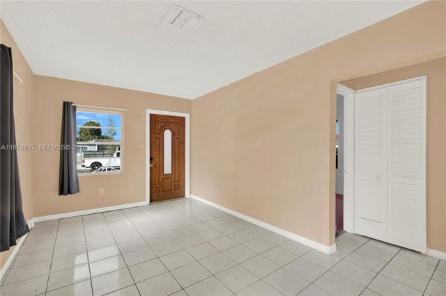 474 E 10th St, Hialeah, FL 33010