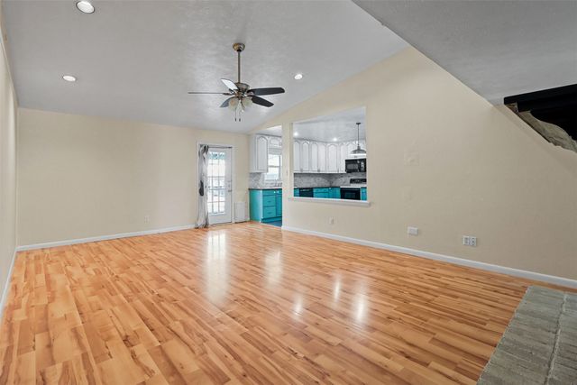 1825 E Peters Colony Road, Carrollton, TX 75007