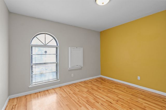 1825 E Peters Colony Road, Carrollton, TX 75007