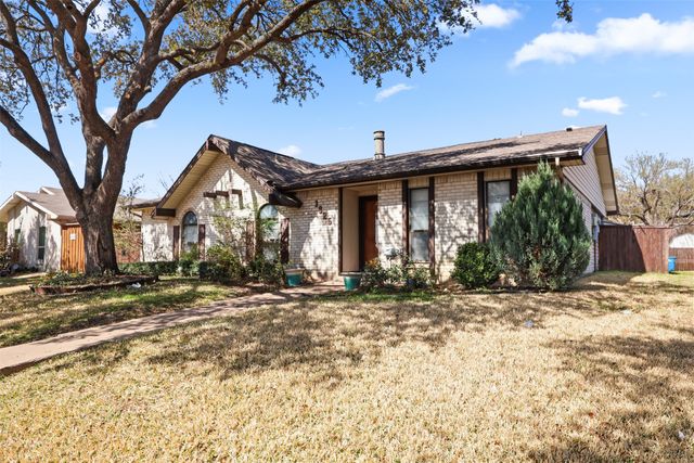 1825 E Peters Colony Road, Carrollton, TX 75007