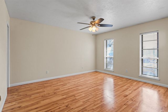 1825 E Peters Colony Road, Carrollton, TX 75007