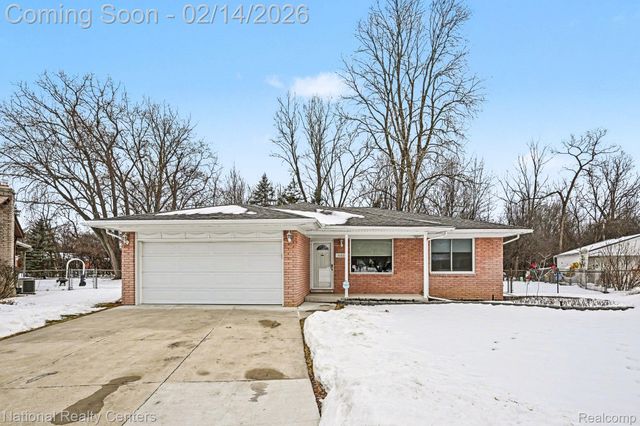 30028 Bobrich Court E, Livonia, MI 48152