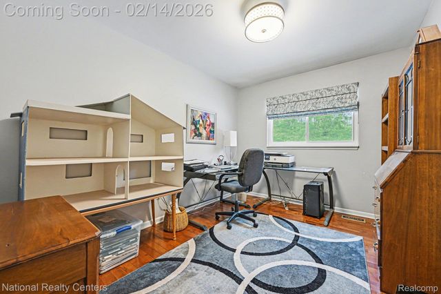 30028 Bobrich Court E, Livonia, MI 48152