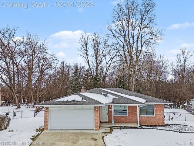 30028 Bobrich Court E, Livonia, MI 48152