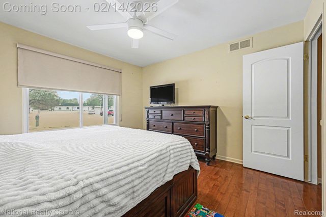 30028 Bobrich Court E, Livonia, MI 48152