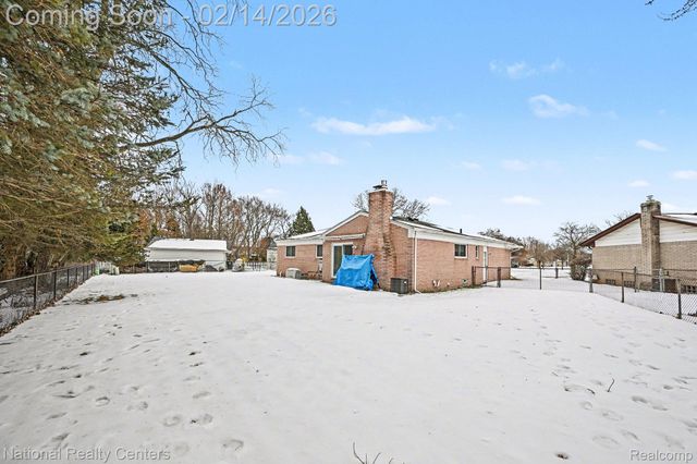 30028 Bobrich Court E, Livonia, MI 48152