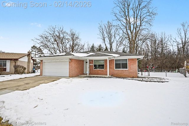 30028 Bobrich Court E, Livonia, MI 48152