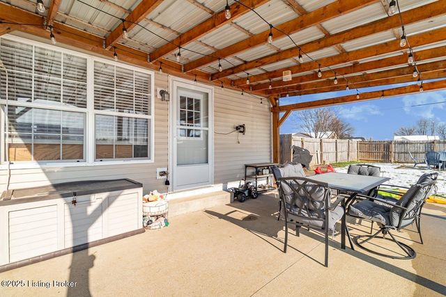 101 Grundy Dr, Bardstown, KY 40004