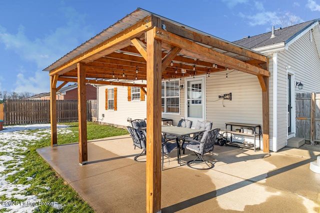 101 Grundy Dr, Bardstown, KY 40004