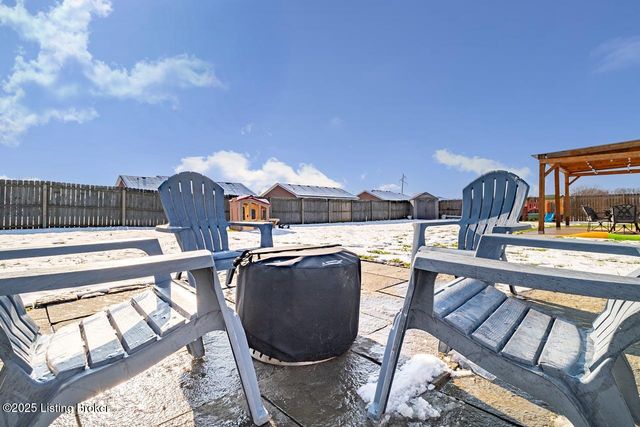 101 Grundy Dr, Bardstown, KY 40004