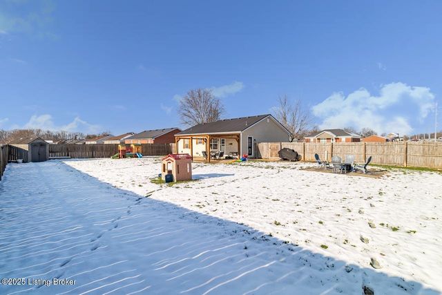 101 Grundy Dr, Bardstown, KY 40004