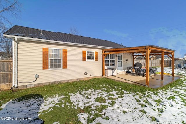 101 Grundy Dr, Bardstown, KY 40004