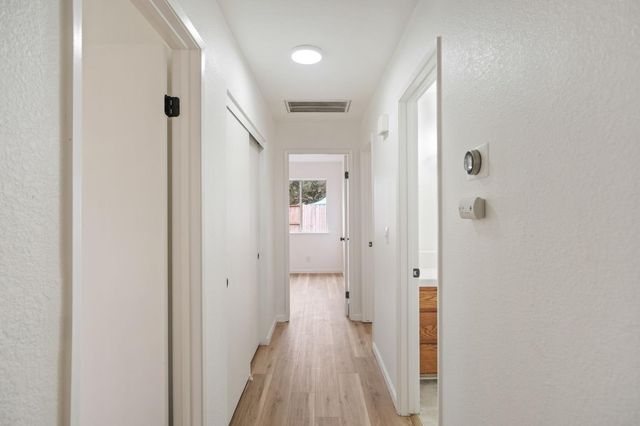 1010 Acaciawood Ct, Los Banos, CA 93635