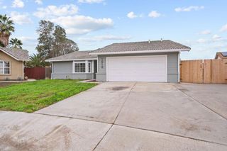 1010 Acaciawood Ct, Los Banos, CA 93635