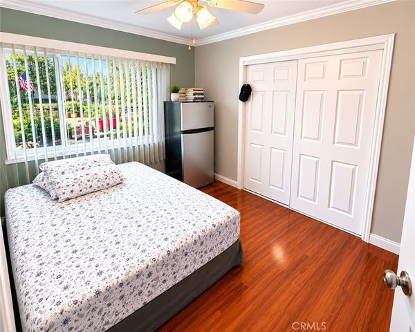1425 W Gage Avenue, Los Angeles, CA 90047