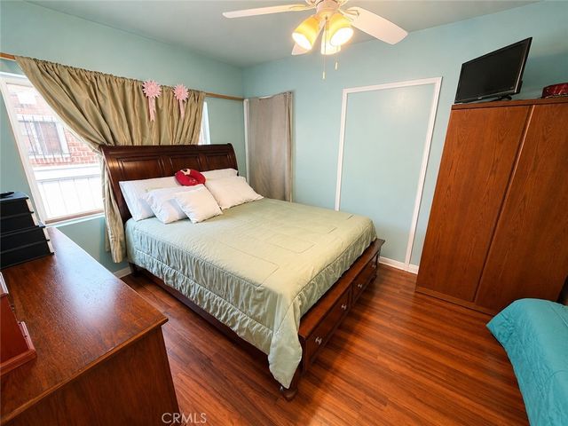 1425 W Gage Avenue, Los Angeles, CA 90047