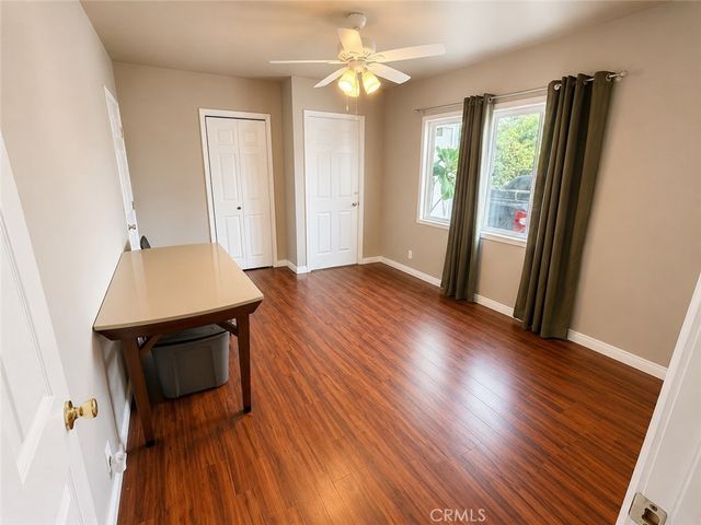 1425 W Gage Avenue, Los Angeles, CA 90047