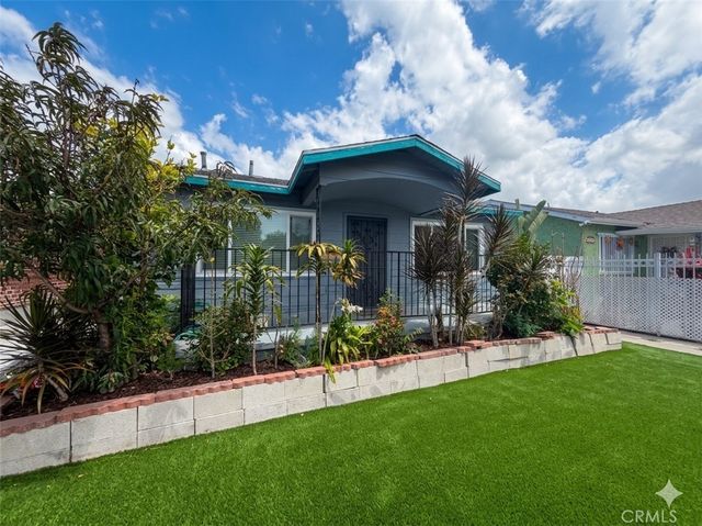 1425 W Gage Avenue, Los Angeles, CA 90047