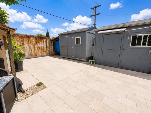 1425 W Gage Avenue, Los Angeles, CA 90047
