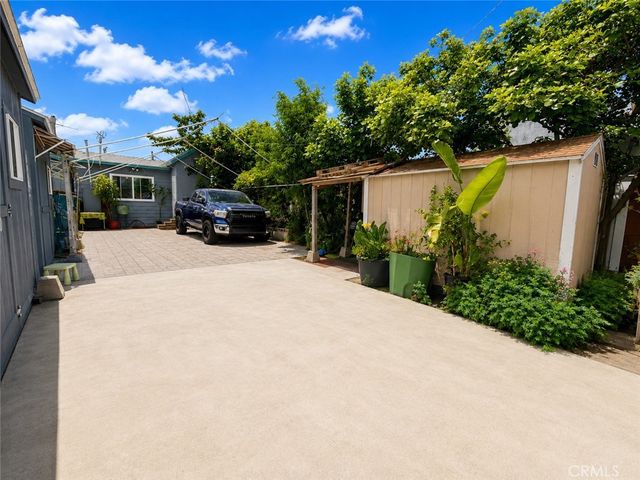 1425 W Gage Avenue, Los Angeles, CA 90047