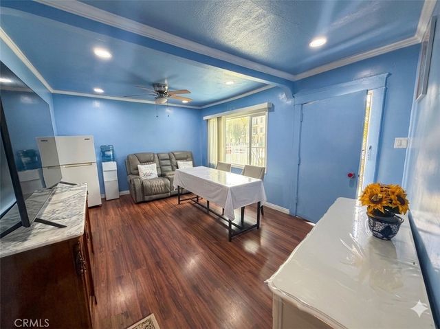 1425 W Gage Avenue, Los Angeles, CA 90047