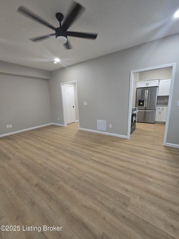 215 E Brown St, Elizabethtown, KY 42701