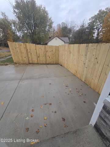 215 E Brown St, Elizabethtown, KY 42701