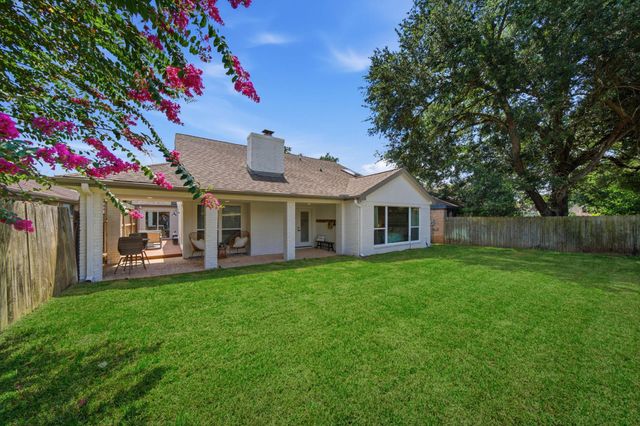 1838 Rock Fence Drive, Richmond, TX 77406