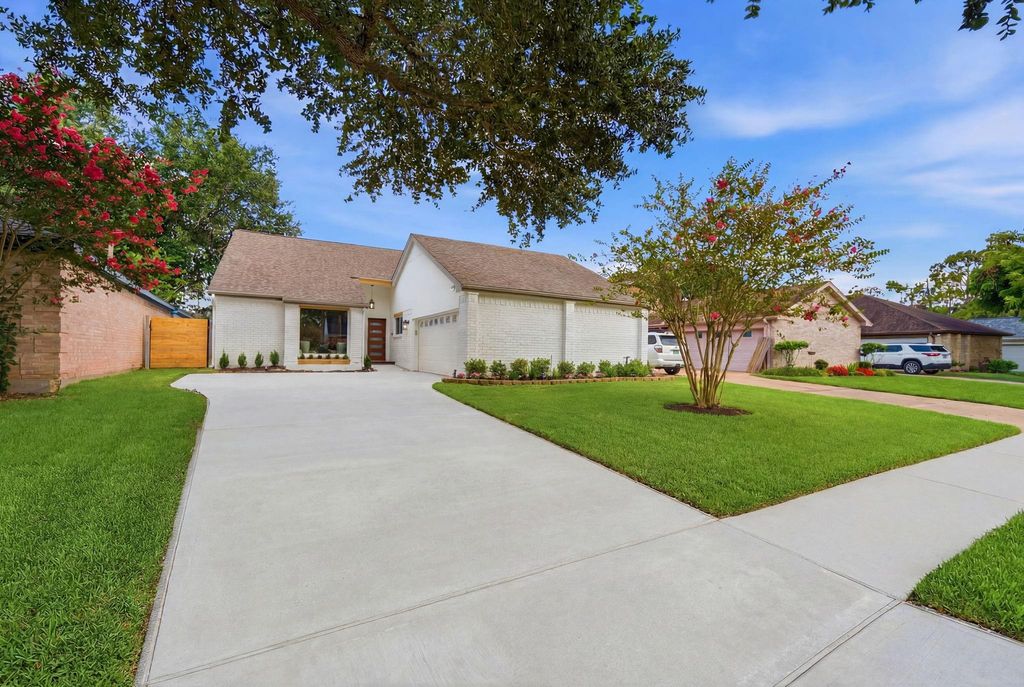 1838 Rock Fence Drive, Richmond, TX 77406