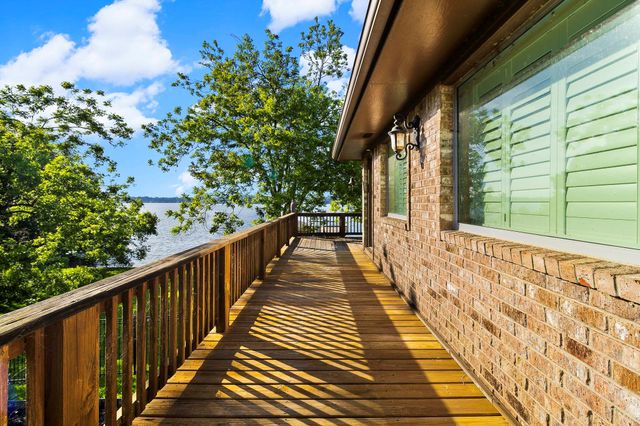 346 Shoreline Drive, Livingston, TX 77351