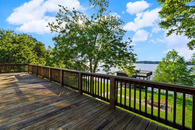 346 Shoreline Drive, Livingston, TX 77351