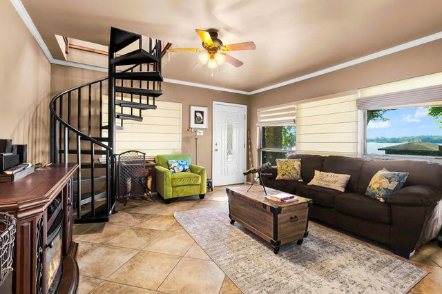 346 Shoreline Drive, Livingston, TX 77351