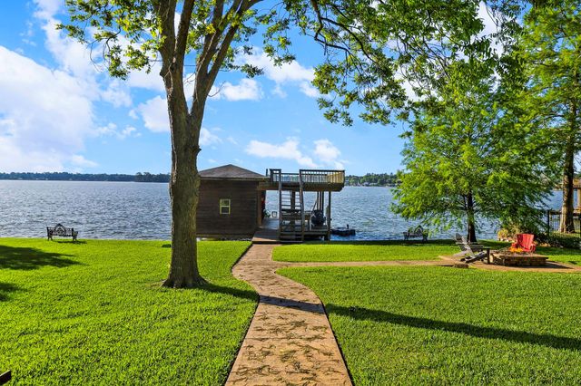 346 Shoreline Drive, Livingston, TX 77351
