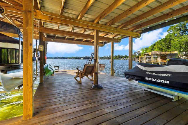 346 Shoreline Drive, Livingston, TX 77351