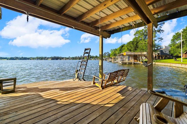 346 Shoreline Drive, Livingston, TX 77351