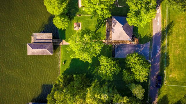 346 Shoreline Drive, Livingston, TX 77351