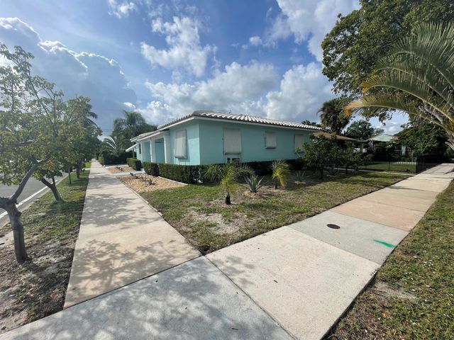5213 Spruce Avenue 5215, West Palm Beach, FL 33407