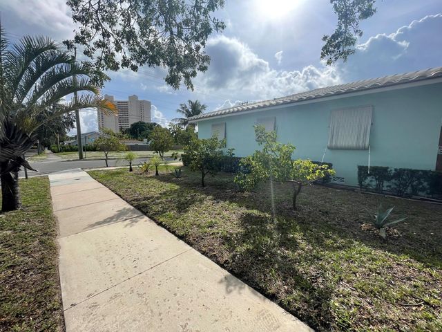5213 Spruce Avenue 5215, West Palm Beach, FL 33407