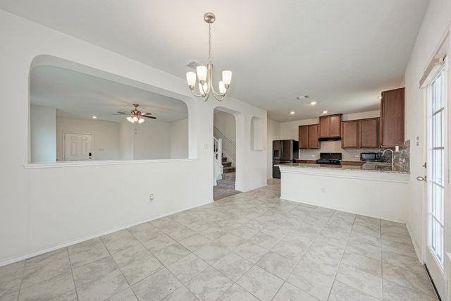 521 Lady Swiss LN, Hutto, TX 78634