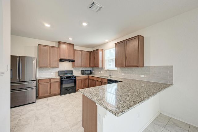 521 Lady Swiss LN, Hutto, TX 78634