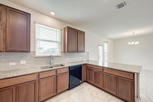 521 Lady Swiss LN, Hutto, TX 78634