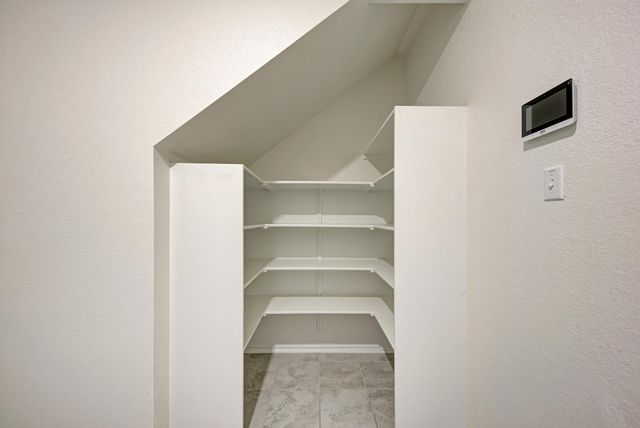 521 Lady Swiss LN, Hutto, TX 78634