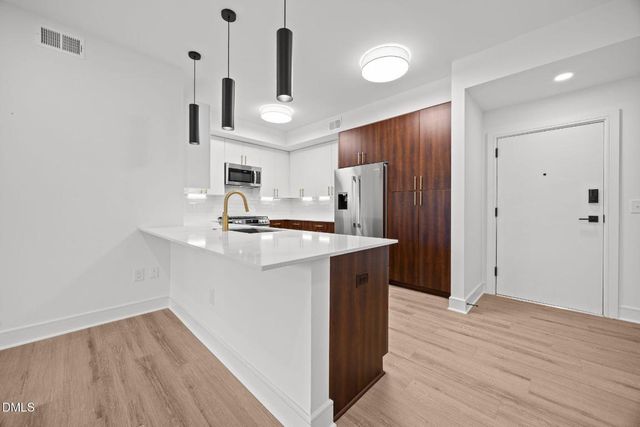 615 W Peace Street 307, Raleigh, NC 27605