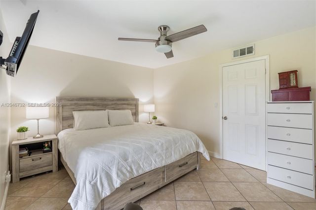 9101 Sunrise Lakes Blvd 202, Sunrise, FL 33322