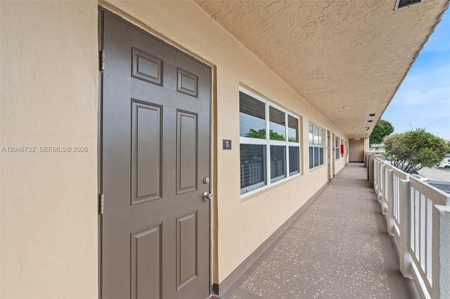 9101 Sunrise Lakes Blvd 202, Sunrise, FL 33322