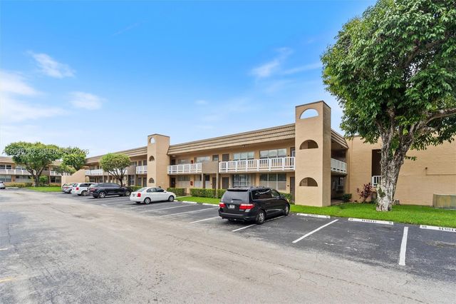 9101 Sunrise Lakes Blvd 202, Sunrise, FL 33322